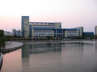 乐山市现代经济管理学校校园