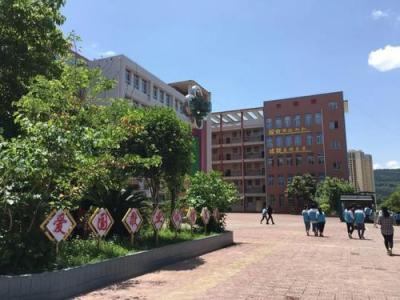 广西玉林农业学校2021年收费多少