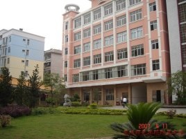 玉林师范学院附属中学校园